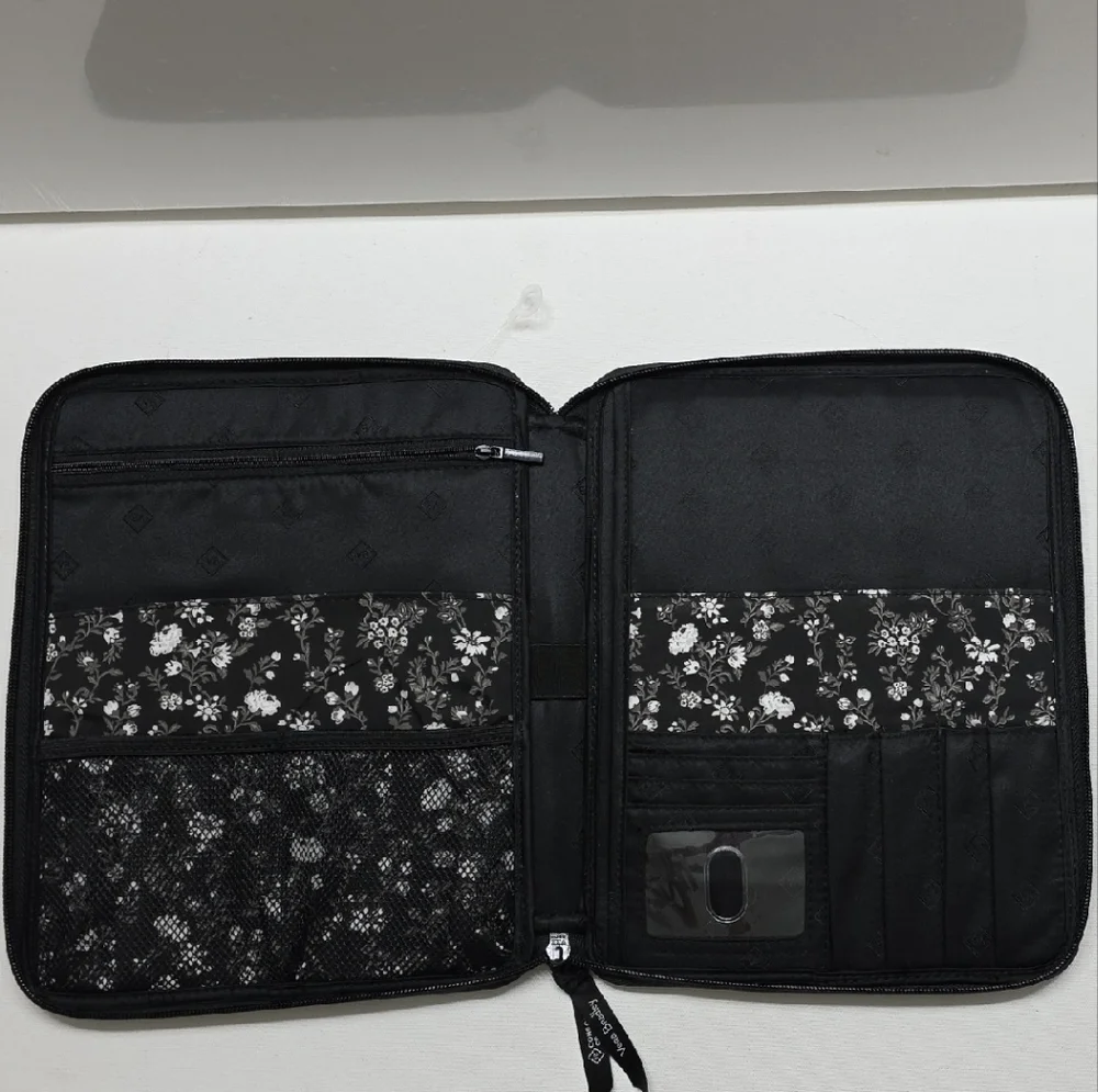 Vera Bradley Black Bandana Medallion Padded Laptop / Tablet Sleeve